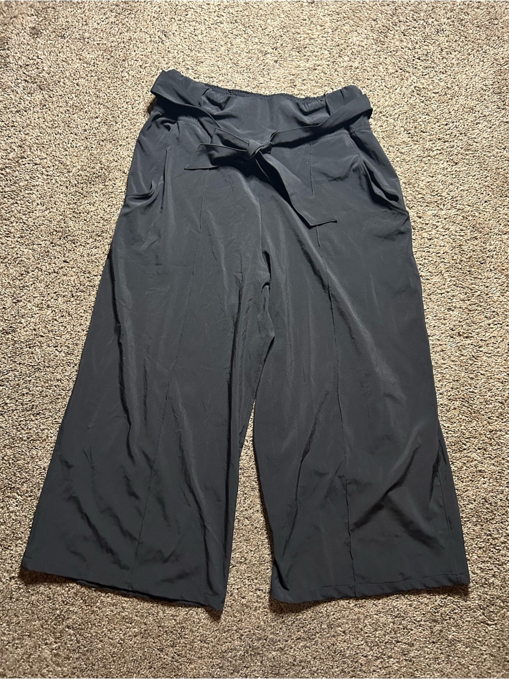 Lululemon crops